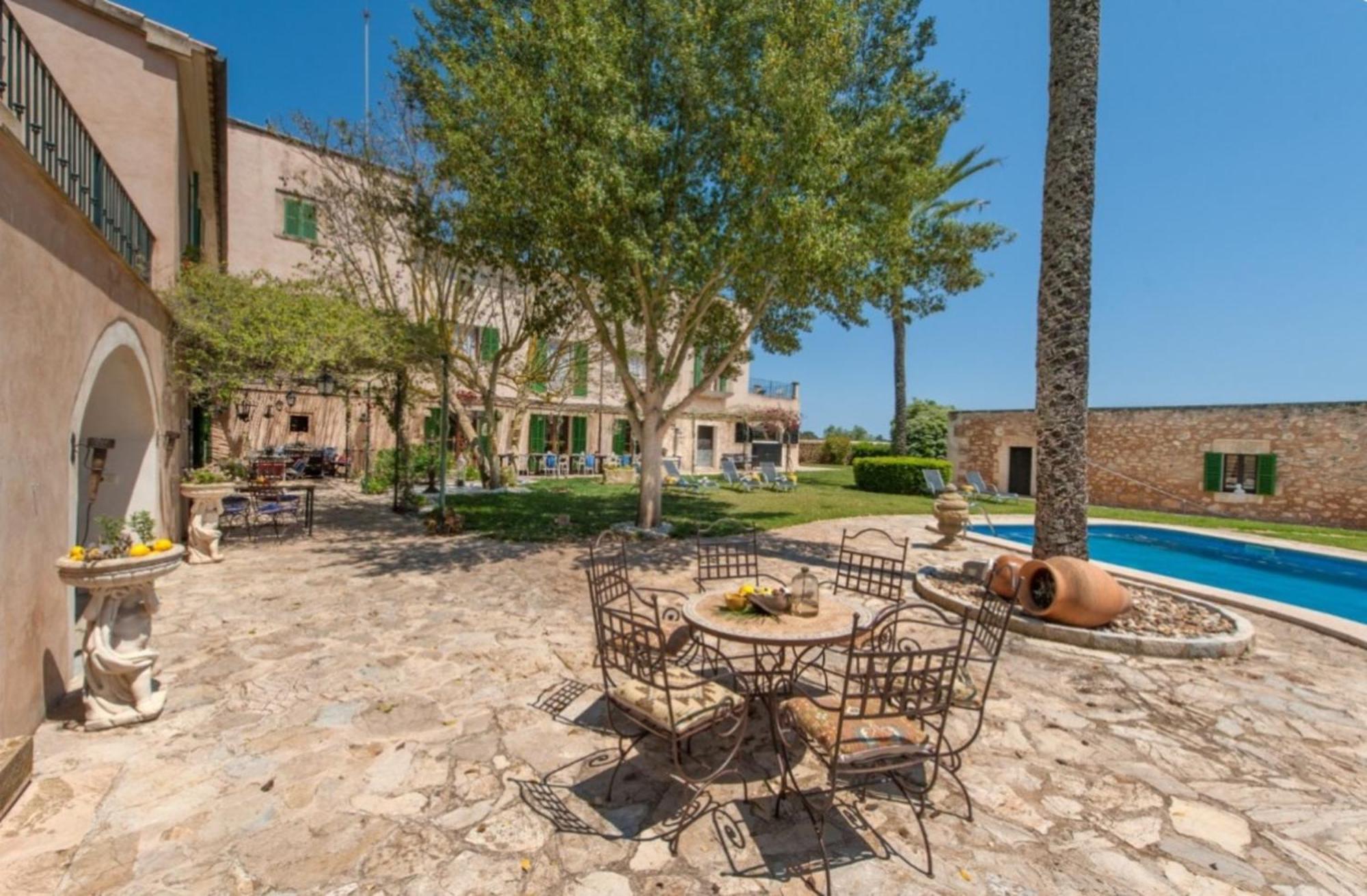 Solana Es Llobets Bed & Breakfast *