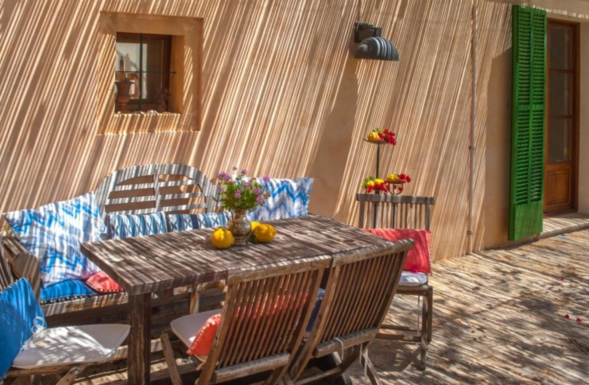Solana Es Llobets Bed & Breakfast